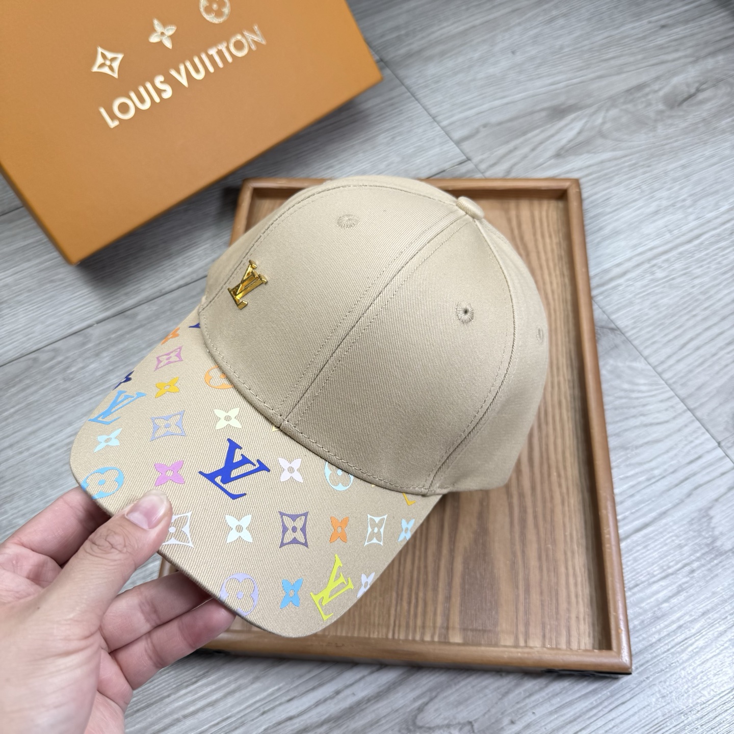 。L家。【配防尘袋】新品棒球帽！材质：纯棉！透气性好！春天挡风，夏天防晒必备单品！颜色大气！款式新颖别致