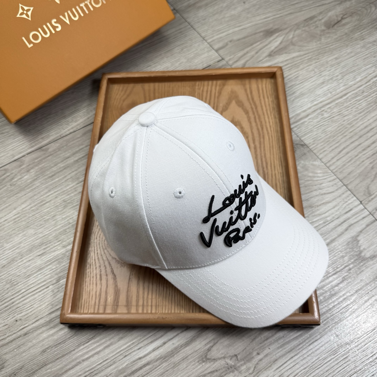 。L家。【配防尘袋】新品棒球帽！材质：纯棉！透气性好！春天挡风，夏天防晒必备单品！颜色大气！款式新颖别致