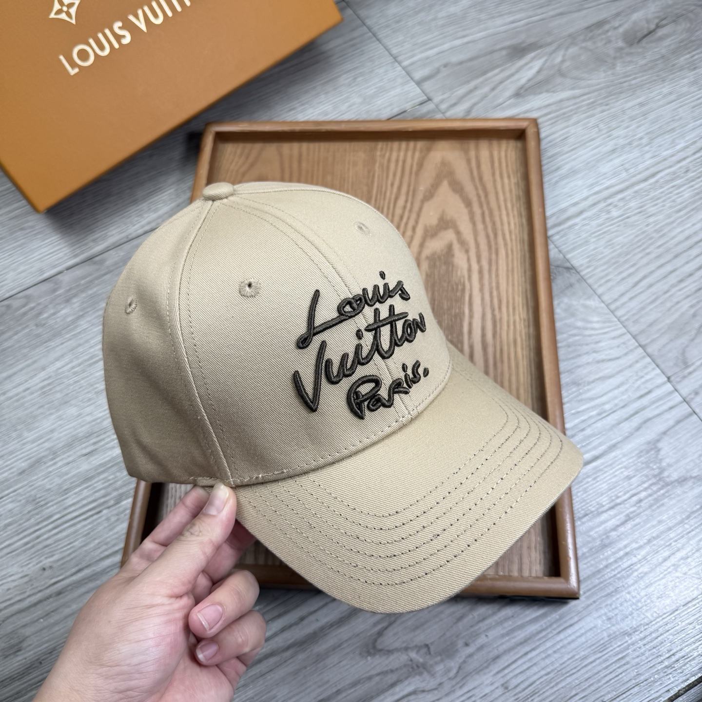 。L家。【配防尘袋】新品棒球帽！材质：纯棉！透气性好！春天挡风，夏天防晒必备单品！颜色大气！款式新颖别致