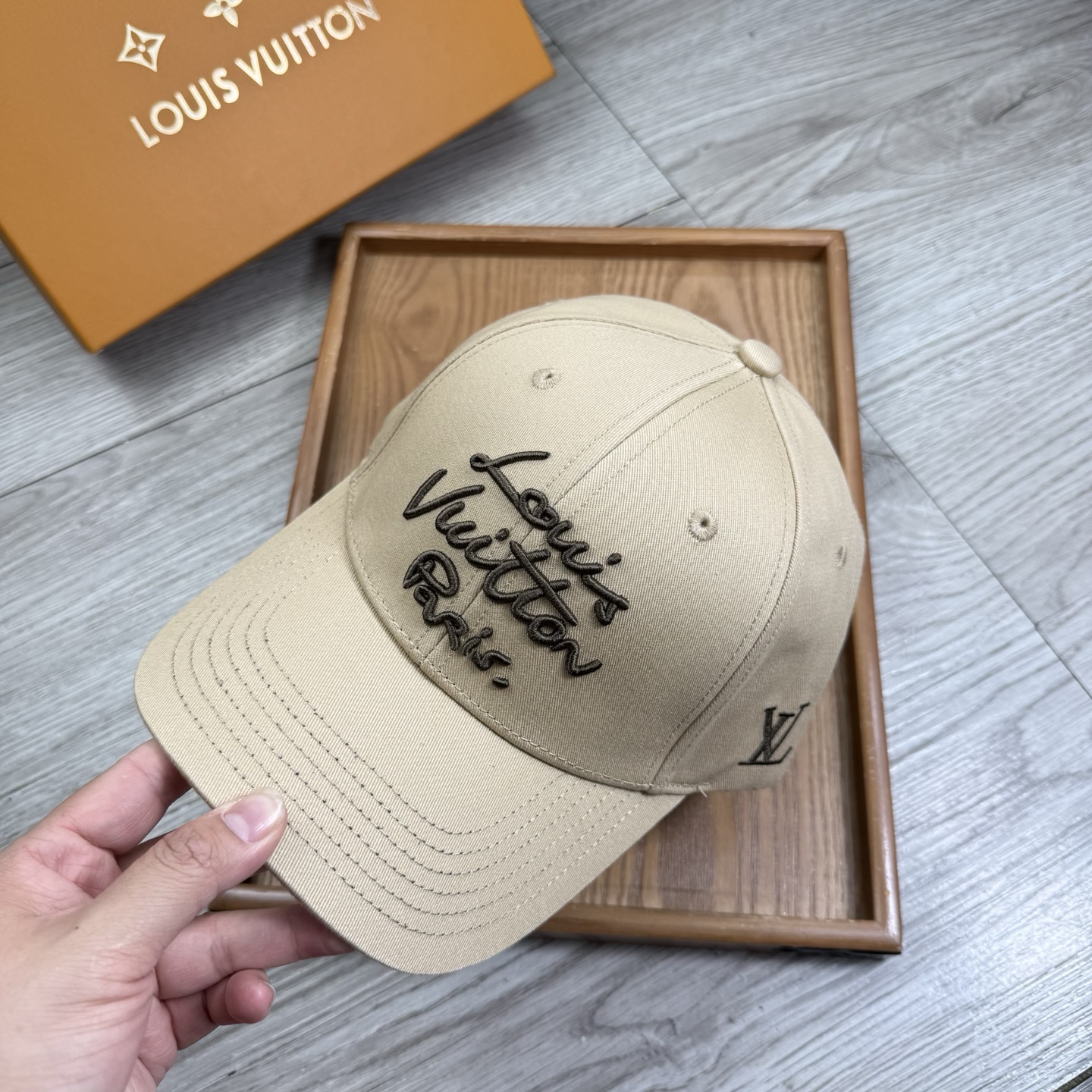 。L家。【配防尘袋】新品棒球帽！材质：纯棉！透气性好！春天挡风，夏天防晒必备单品！颜色大气！款式新颖别致
