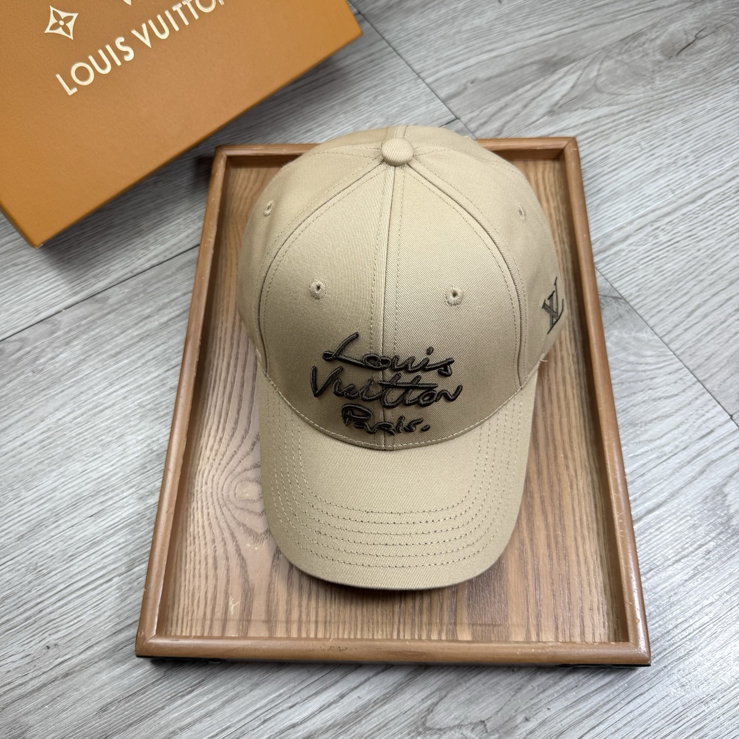 。L家。【配防尘袋】新品棒球帽！材质：纯棉！透气性好！春天挡风，夏天防晒必备单品！颜色大气！款式新颖别致