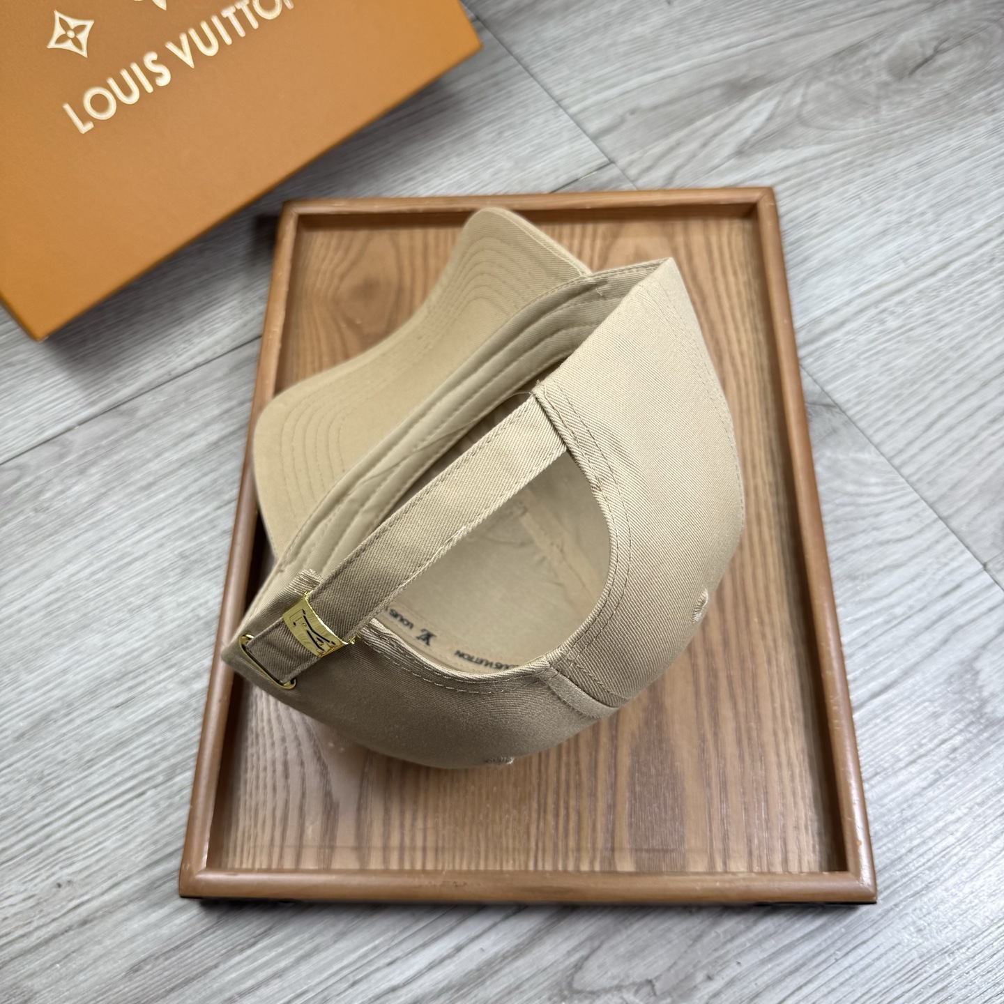 。L家。【配防尘袋】新品棒球帽！材质：纯棉！透气性好！春天挡风，夏天防晒必备单品！颜色大气！款式新颖别致