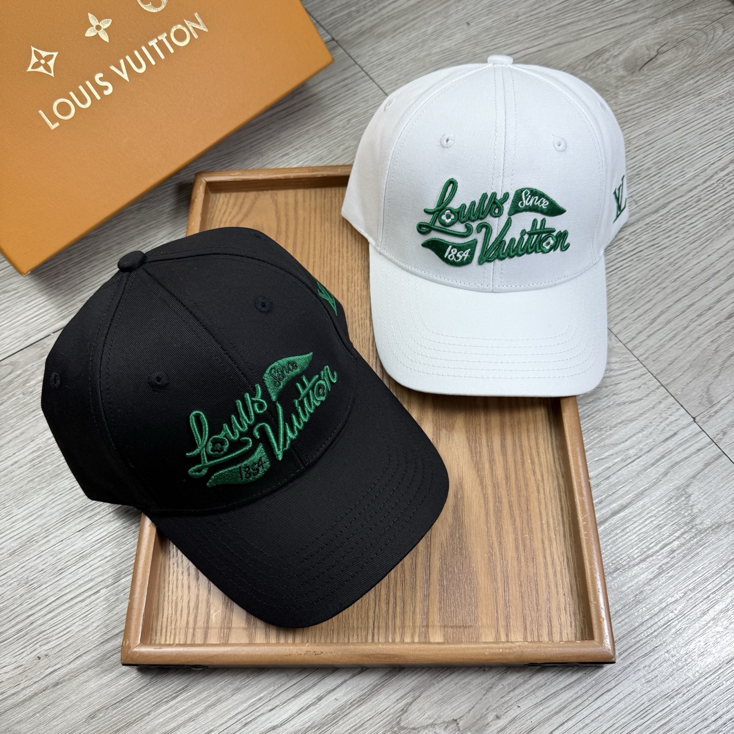。L家。【配防尘袋】新品棒球帽！材质：纯棉！透气性好！春天挡风，夏天防晒必备单品！颜色大气！款式新颖别致