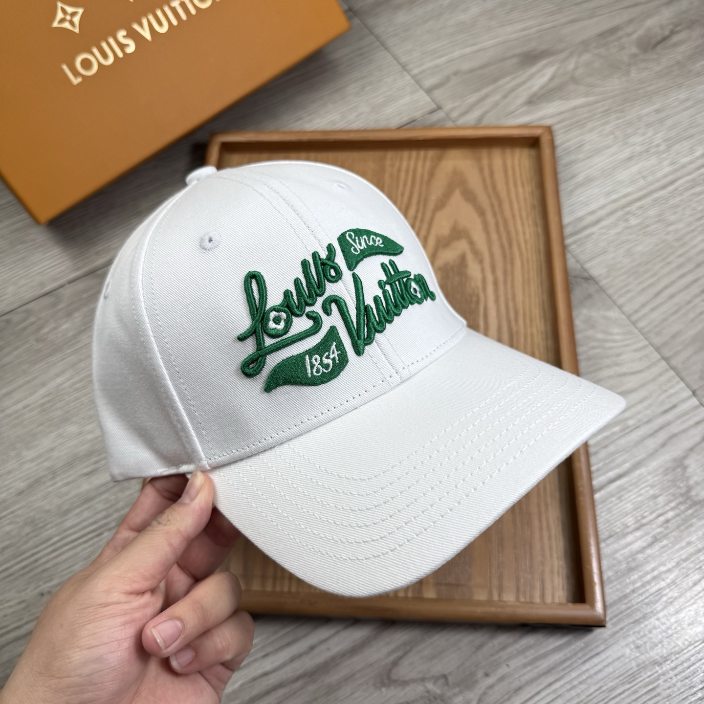。L家。【配防尘袋】新品棒球帽！材质：纯棉！透气性好！春天挡风，夏天防晒必备单品！颜色大气！款式新颖别致
