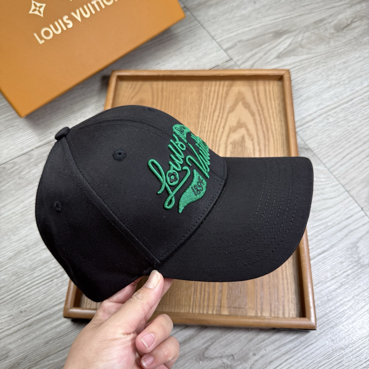 。L家。【配防尘袋】新品棒球帽！材质：纯棉！透气性好！春天挡风，夏天防晒必备单品！颜色大气！款式新颖别致