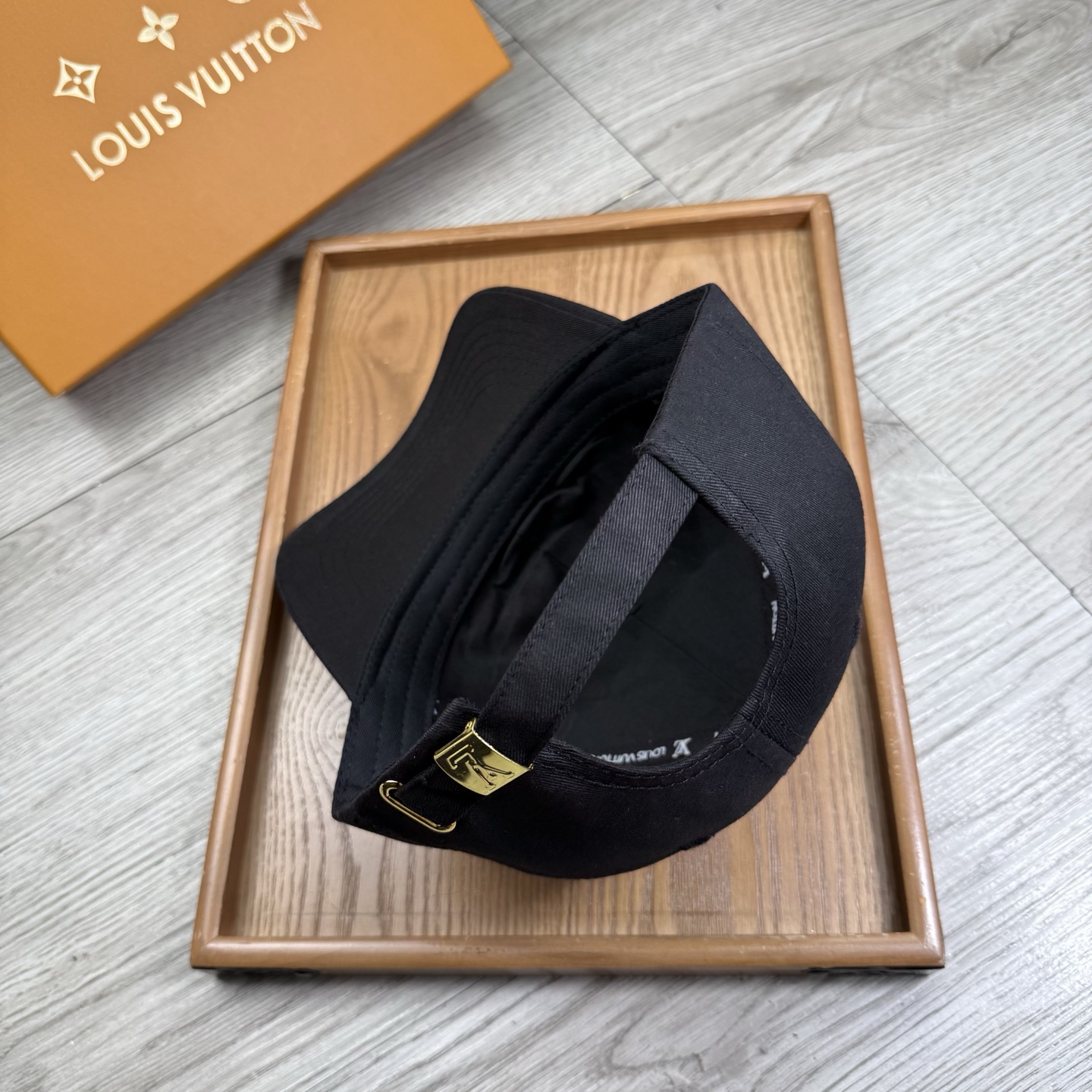 。L家。【配防尘袋】新品棒球帽！材质：纯棉！透气性好！春天挡风，夏天防晒必备单品！颜色大气！款式新颖别致