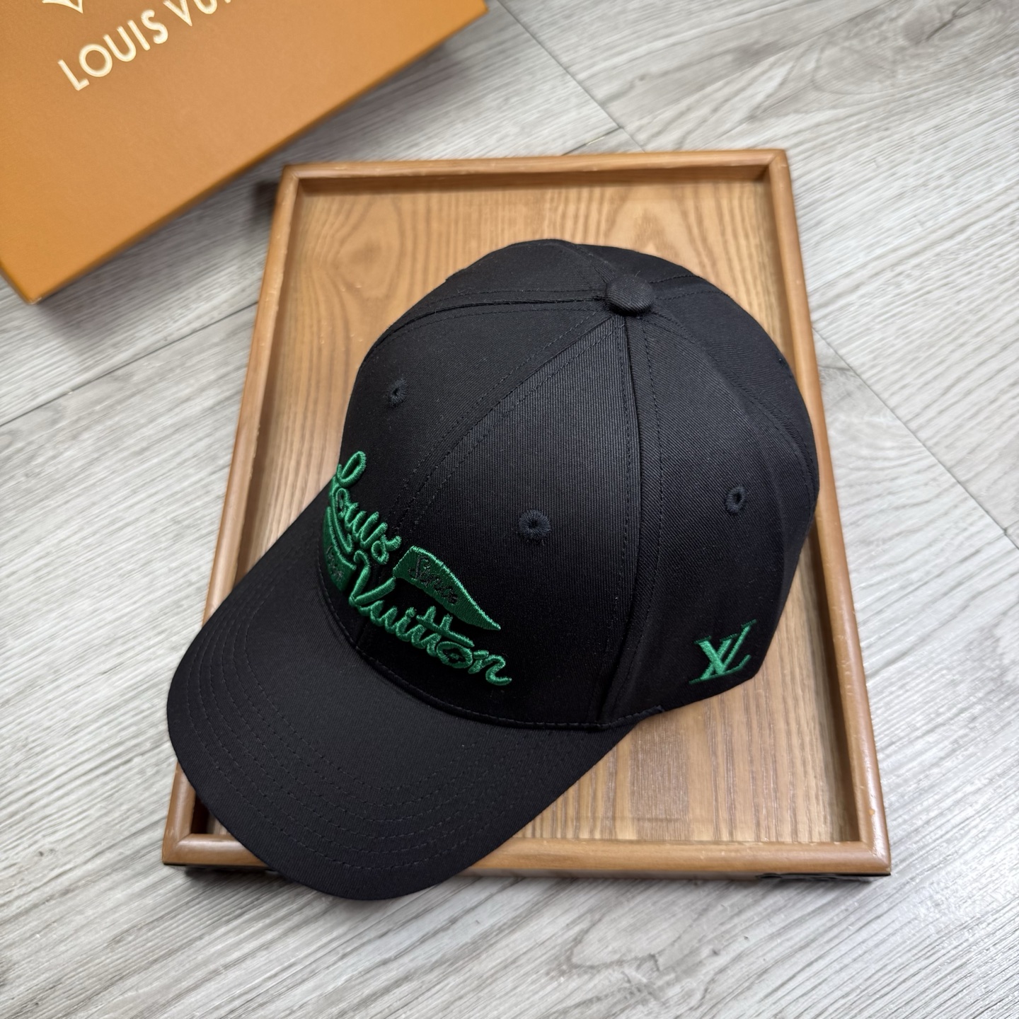 。L家。【配防尘袋】新品棒球帽！材质：纯棉！透气性好！春天挡风，夏天防晒必备单品！颜色大气！款式新颖别致