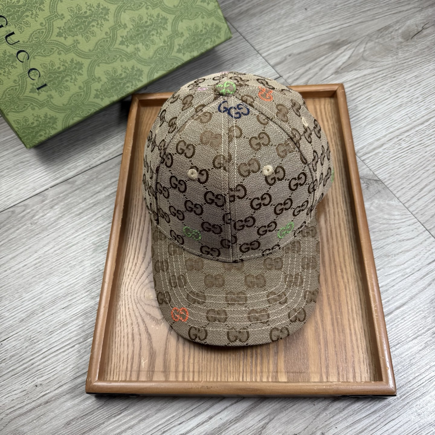 。G家。【配防尘袋】新品棒球帽！材质：纯棉！透气性好！春天挡风，夏天防晒必备单品！颜色大气！款式新颖别致