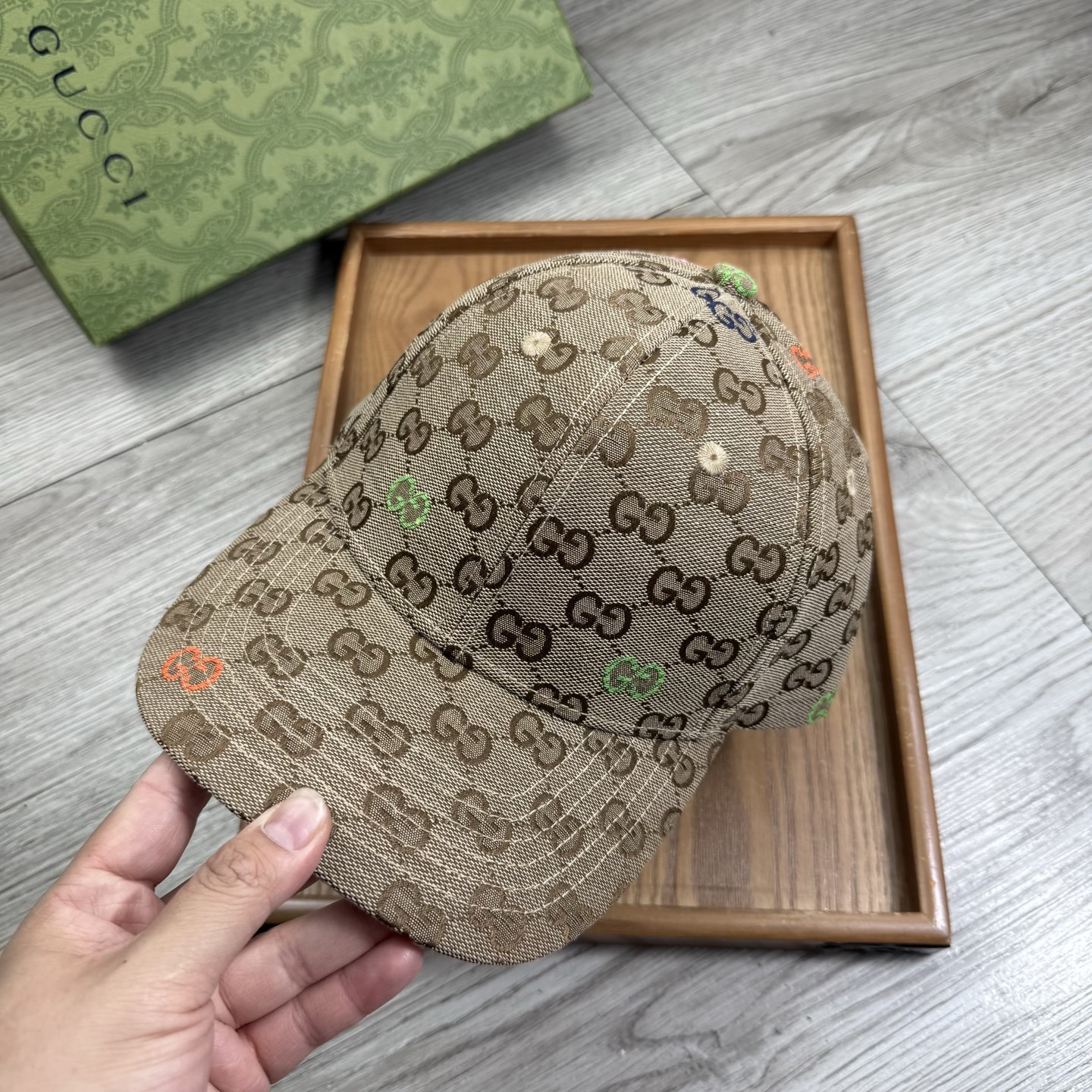 。G家。【配防尘袋】新品棒球帽！材质：纯棉！透气性好！春天挡风，夏天防晒必备单品！颜色大气！款式新颖别致