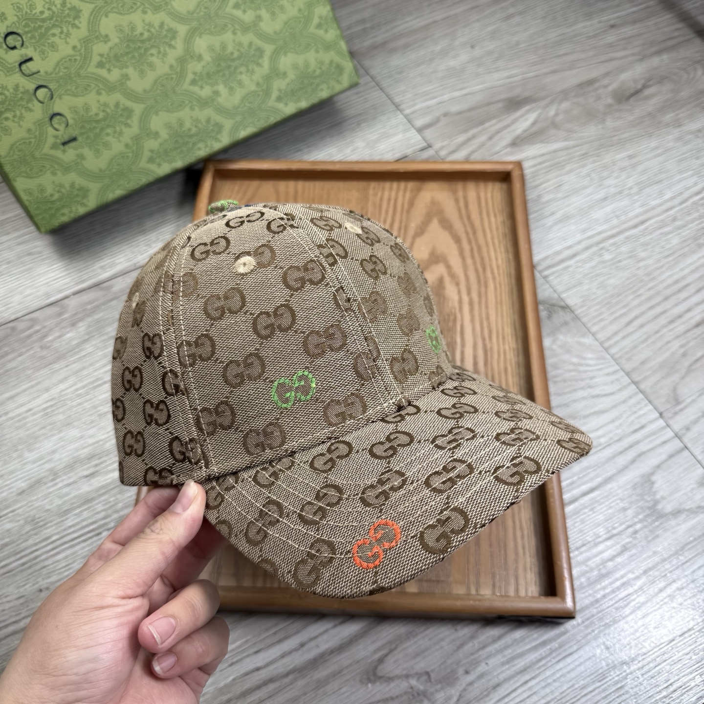 。G家。【配防尘袋】新品棒球帽！材质：纯棉！透气性好！春天挡风，夏天防晒必备单品！颜色大气！款式新颖别致