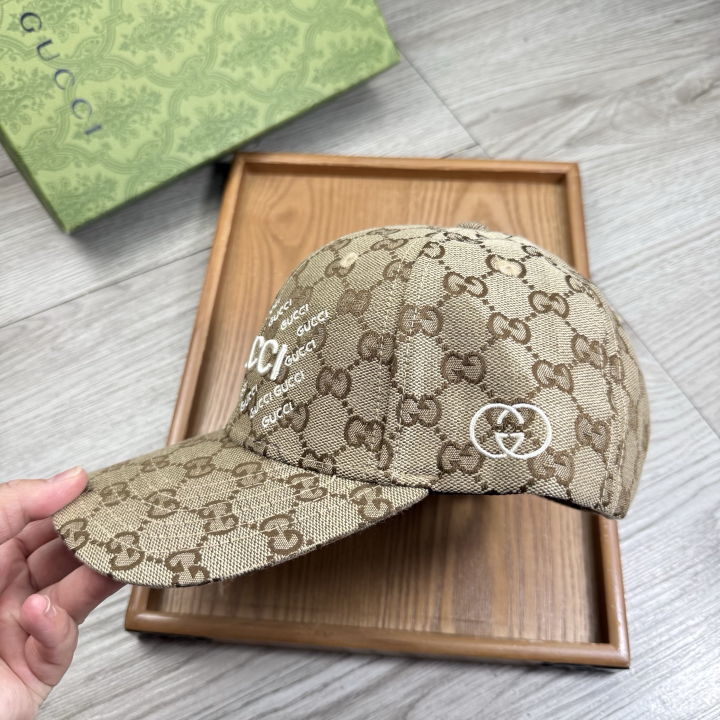 。G家。【配防尘袋】新品棒球帽！材质：纯棉！透气性好！春天挡风，夏天防晒必备单品！颜色大气！款式新颖别致