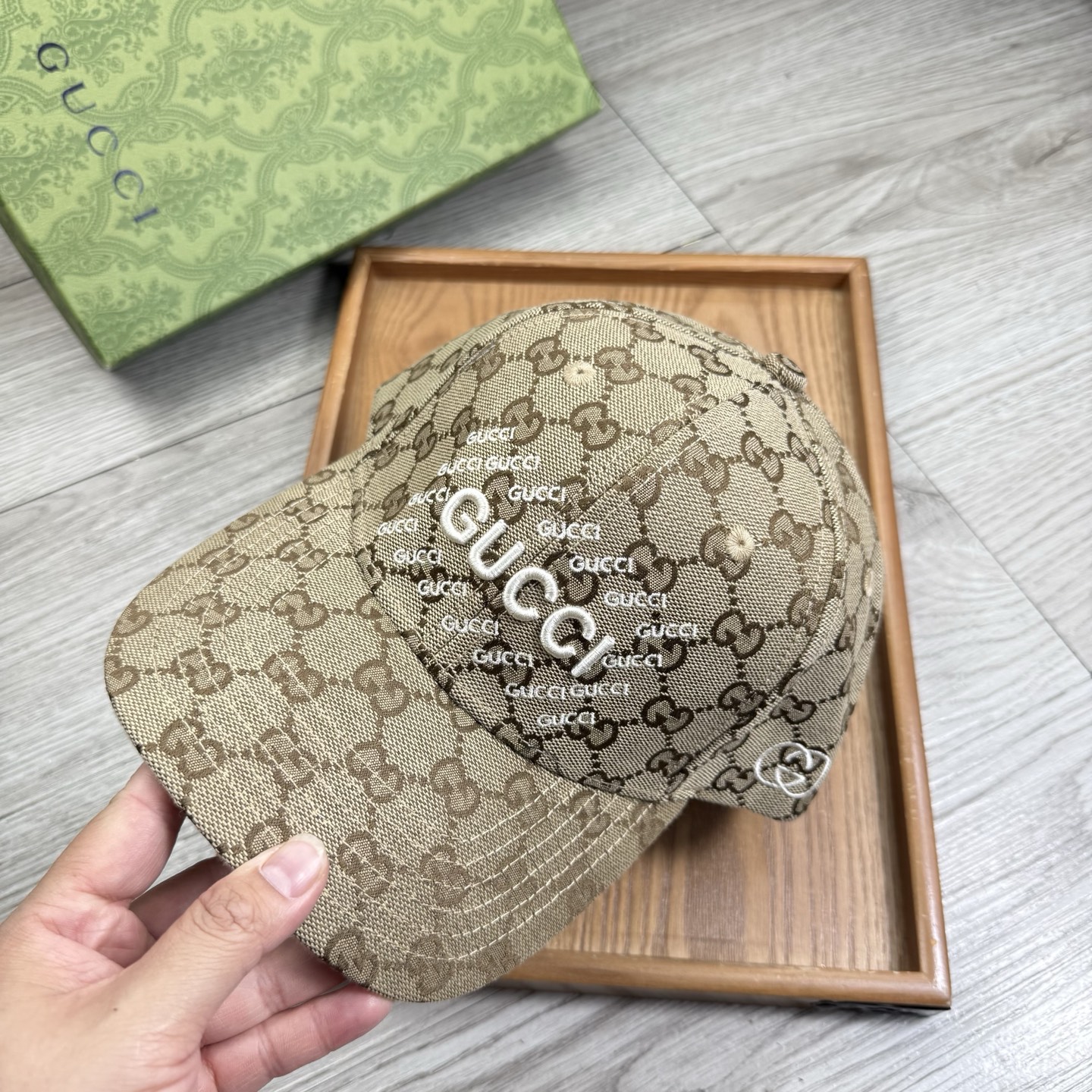 。G家。【配防尘袋】新品棒球帽！材质：纯棉！透气性好！春天挡风，夏天防晒必备单品！颜色大气！款式新颖别致