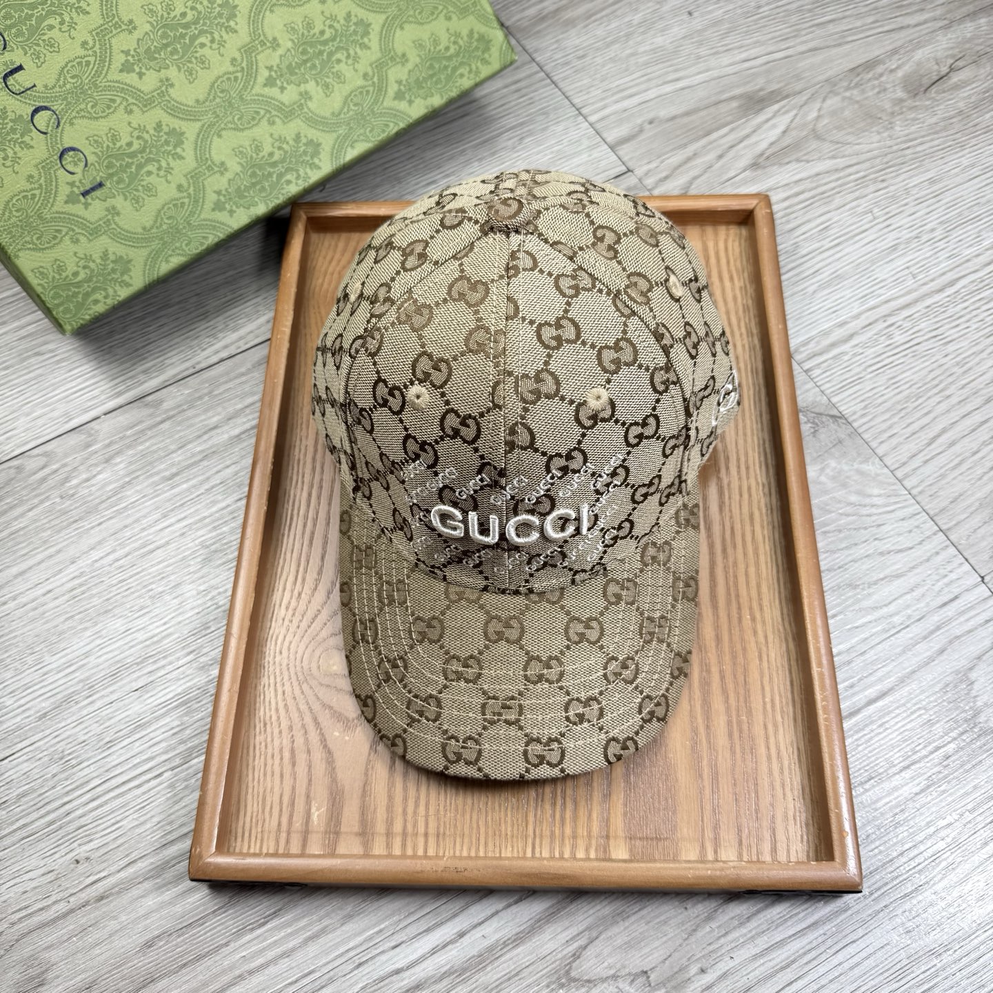 。G家。【配防尘袋】新品棒球帽！材质：纯棉！透气性好！春天挡风，夏天防晒必备单品！颜色大气！款式新颖别致