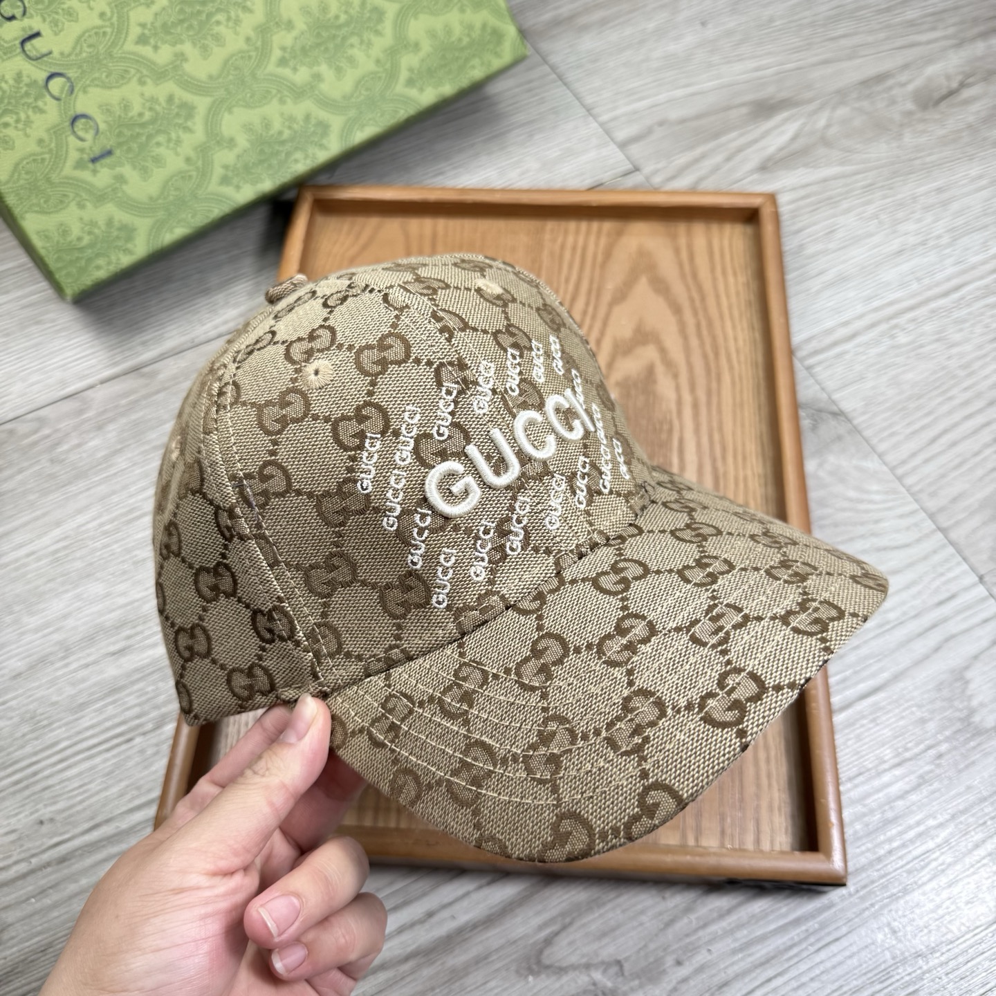 。G家。【配防尘袋】新品棒球帽！材质：纯棉！透气性好！春天挡风，夏天防晒必备单品！颜色大气！款式新颖别致