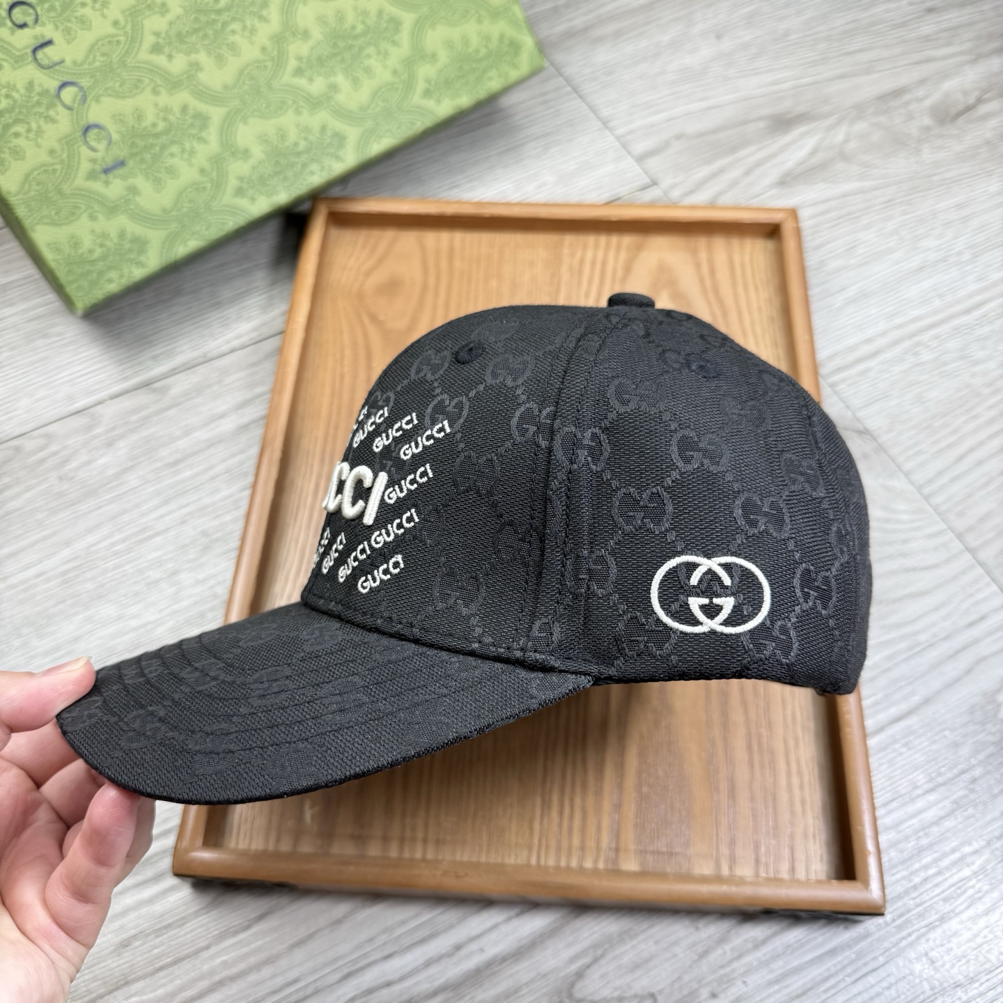 。G家。【配防尘袋】新品棒球帽！材质：纯棉！透气性好！春天挡风，夏天防晒必备单品！颜色大气！款式新颖别致