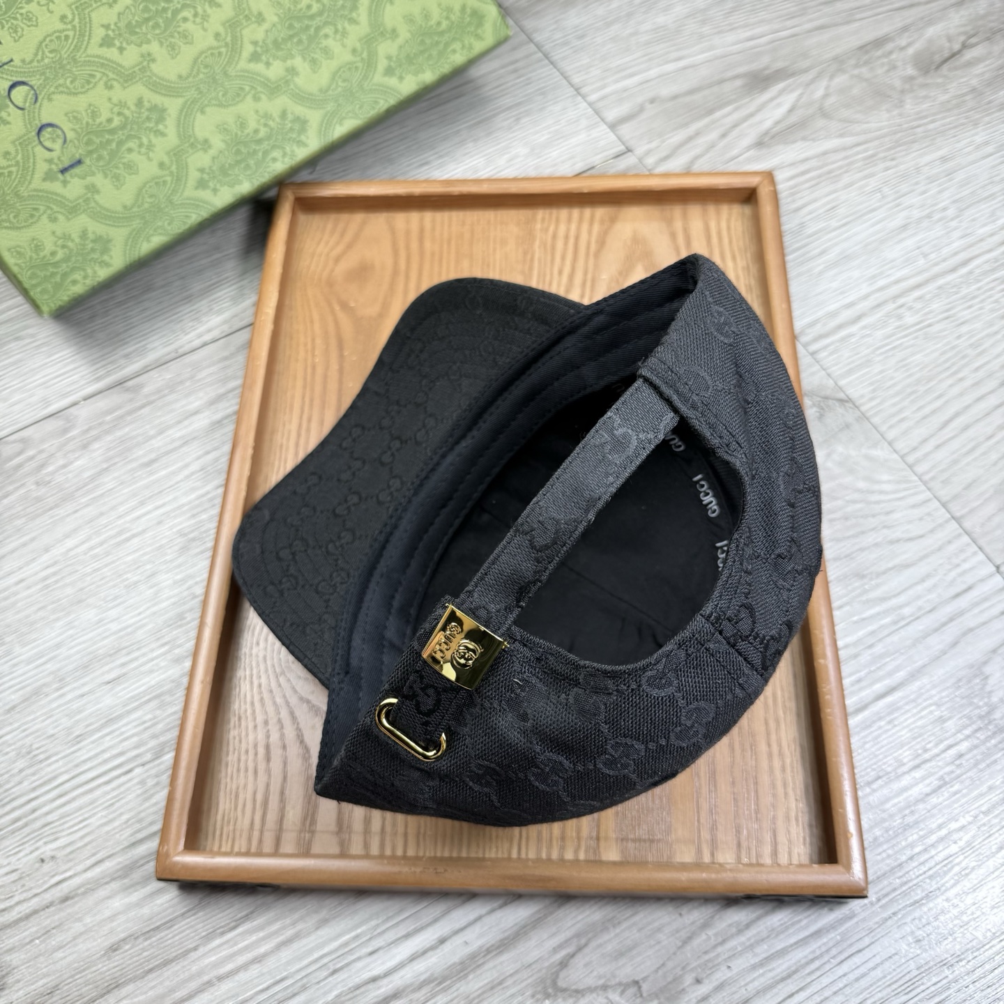 。G家。【配防尘袋】新品棒球帽！材质：纯棉！透气性好！春天挡风，夏天防晒必备单品！颜色大气！款式新颖别致
