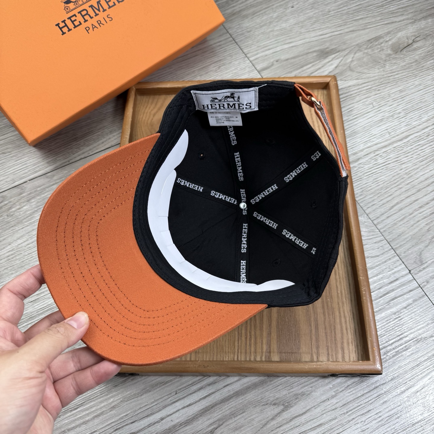 。H家。【配防尘袋】新品棒球帽！材质：纯棉！透气性好！春天挡风，夏天防晒必备单品！颜色大气！款式新颖别致