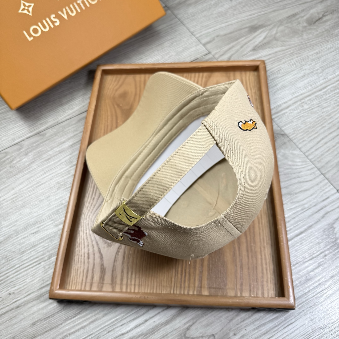 。L家。【配防尘袋】新品棒球帽！材质：纯棉！透气性好！春天挡风，夏天防晒必备单品！颜色大气！款式新颖别致