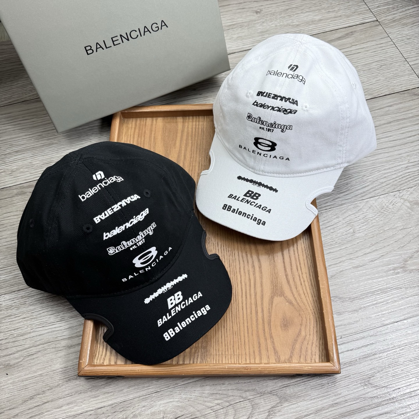 。BA。巴黎世家。【配防尘袋】新品棒球帽！材质：纯棉！透气性好！春天挡风，夏天防晒必备单品！颜色大气！款