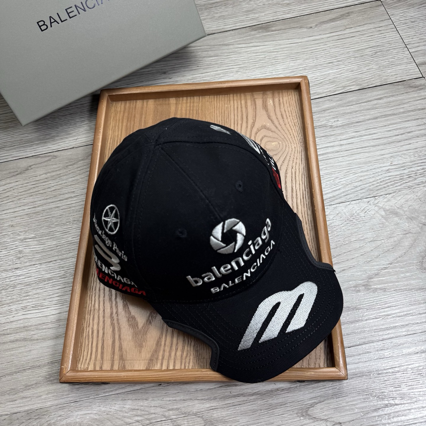 。BA。巴黎世家。【配防尘袋】新品棒球帽！材质：纯棉！透气性好！春天挡风，夏天防晒必备单品！颜色大气！款
