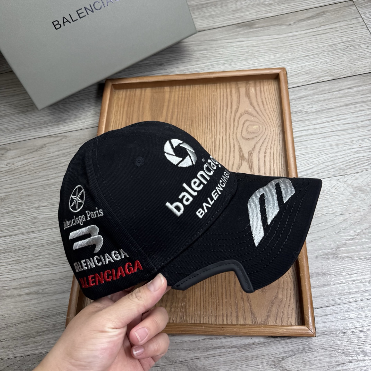 。BA。巴黎世家。【配防尘袋】新品棒球帽！材质：纯棉！透气性好！春天挡风，夏天防晒必备单品！颜色大气！款