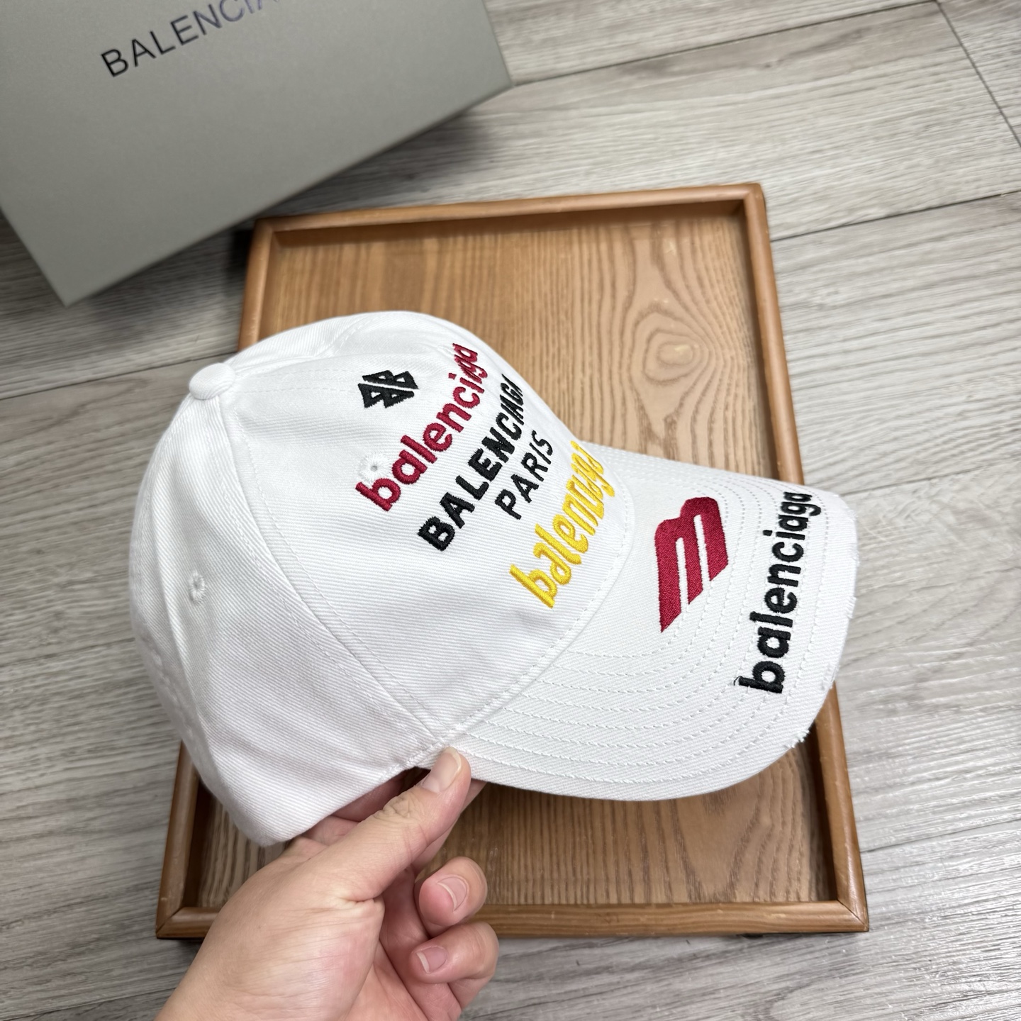 。BA。巴黎世家。【配防尘袋】新品棒球帽！材质：纯棉！透气性好！春天挡风，夏天防晒必备单品！颜色大气！款