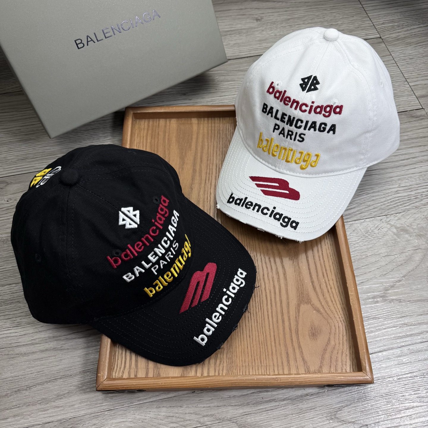 。BA。巴黎世家。【配防尘袋】新品棒球帽！材质：纯棉！透气性好！春天挡风，夏天防晒必备单品！颜色大气！款