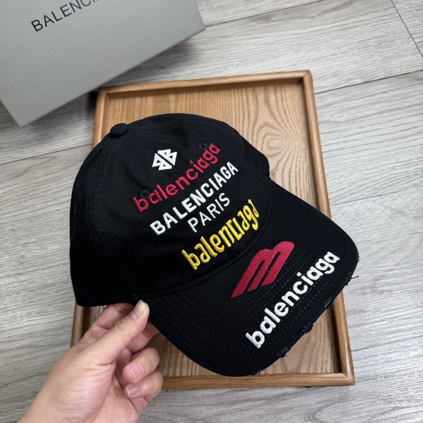 。BA。巴黎世家。【配防尘袋】新品棒球帽！材质：纯棉！透气性好！春天挡风，夏天防晒必备单品！颜色大气！款