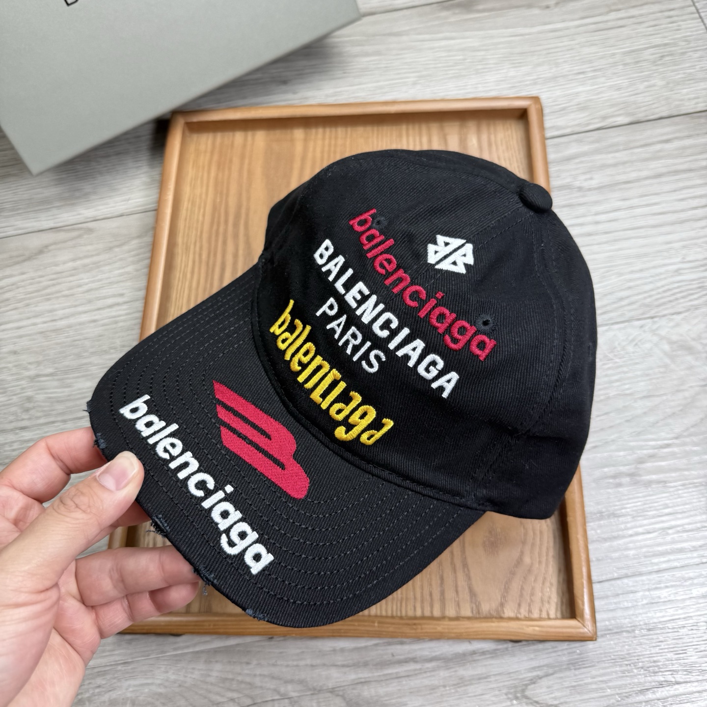 。BA。巴黎世家。【配防尘袋】新品棒球帽！材质：纯棉！透气性好！春天挡风，夏天防晒必备单品！颜色大气！款
