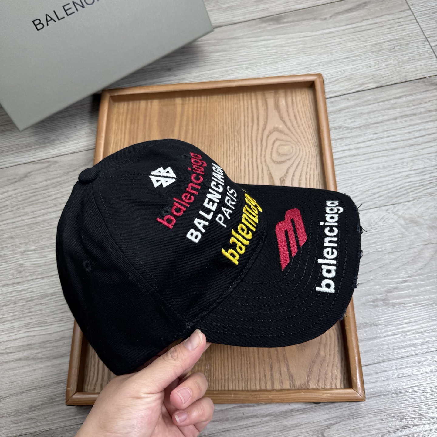 。BA。巴黎世家。【配防尘袋】新品棒球帽！材质：纯棉！透气性好！春天挡风，夏天防晒必备单品！颜色大气！款