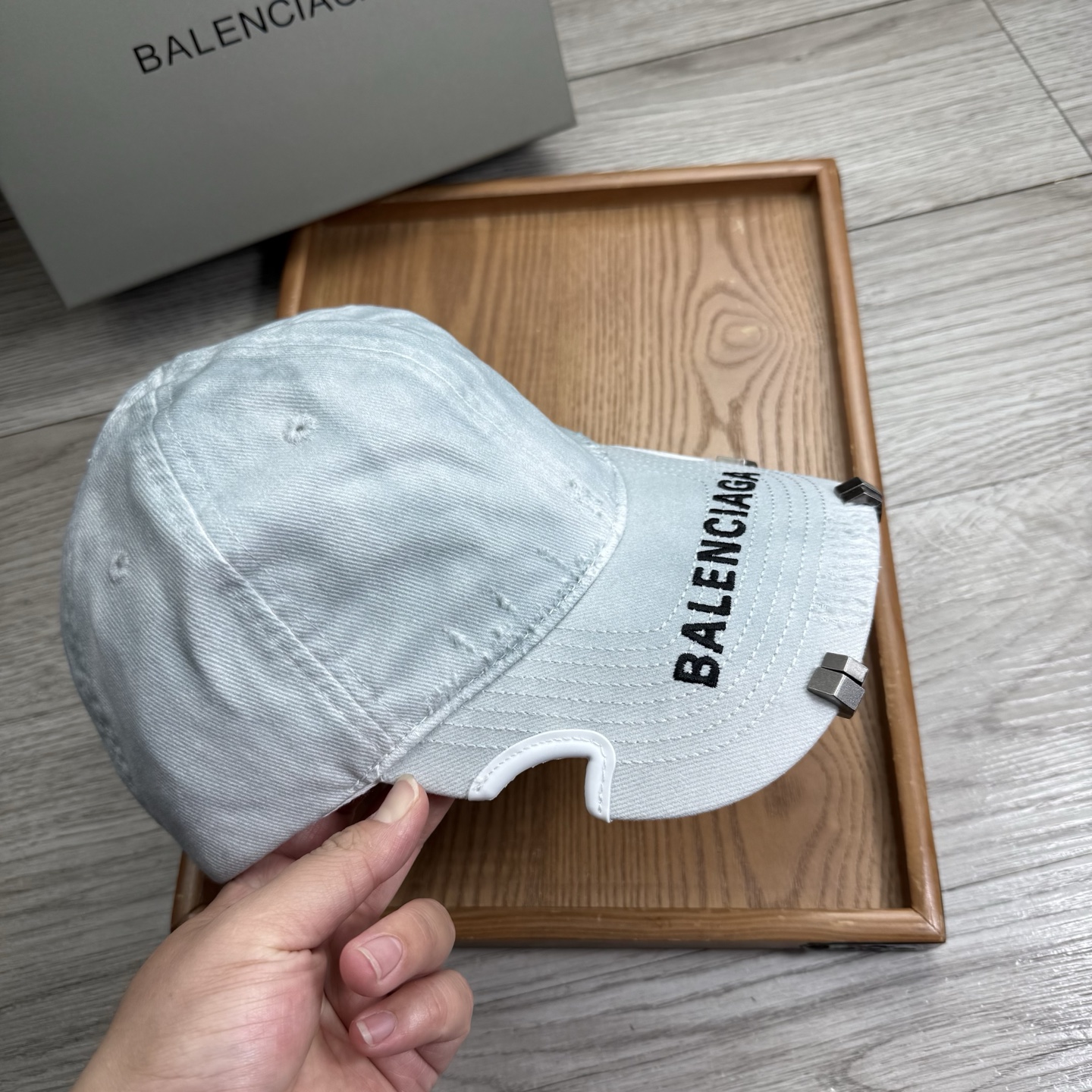 。BA。巴黎世家。【配防尘袋】新品棒球帽！材质：纯棉！透气性好！春天挡风，夏天防晒必备单品！颜色大气！款