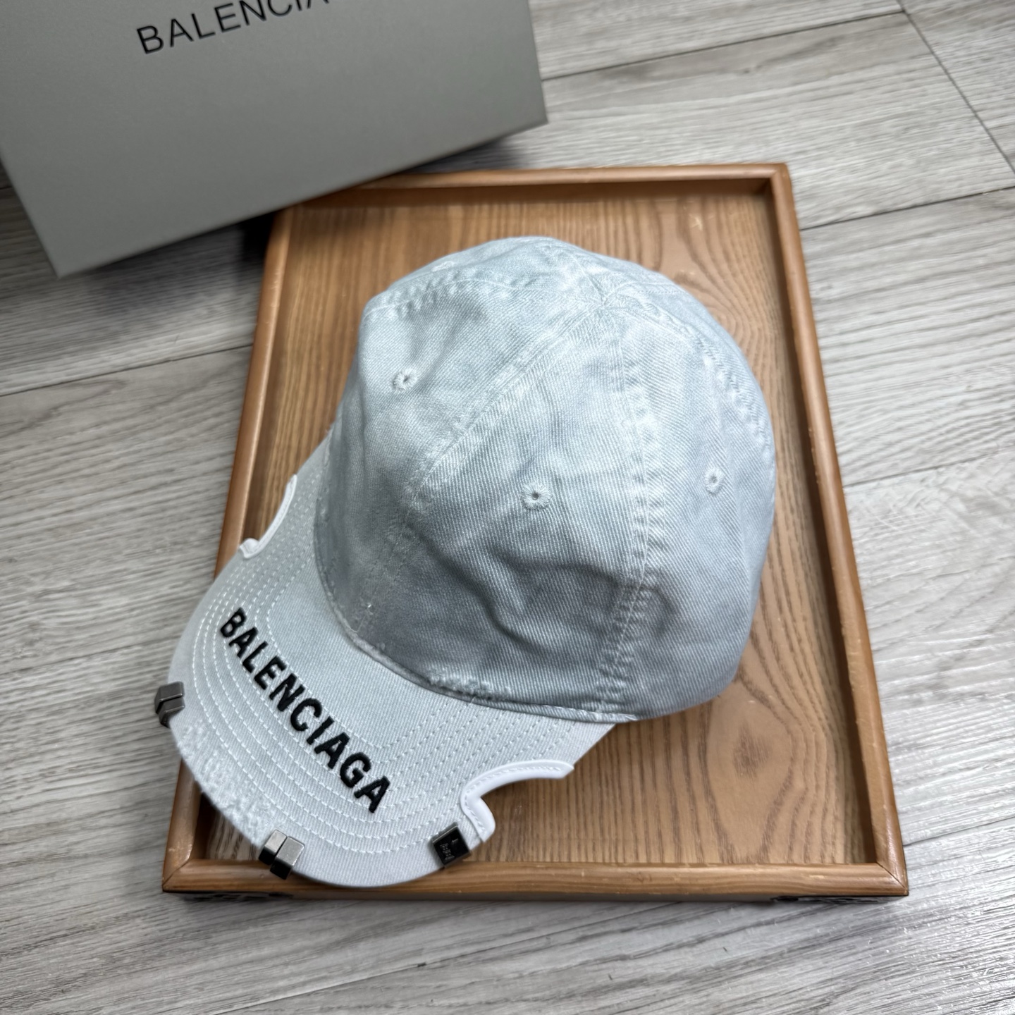 。BA。巴黎世家。【配防尘袋】新品棒球帽！材质：纯棉！透气性好！春天挡风，夏天防晒必备单品！颜色大气！款
