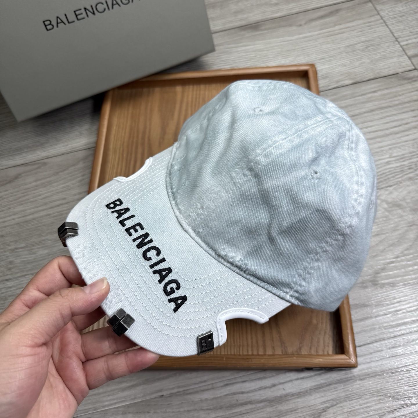 。BA。巴黎世家。【配防尘袋】新品棒球帽！材质：纯棉！透气性好！春天挡风，夏天防晒必备单品！颜色大气！款