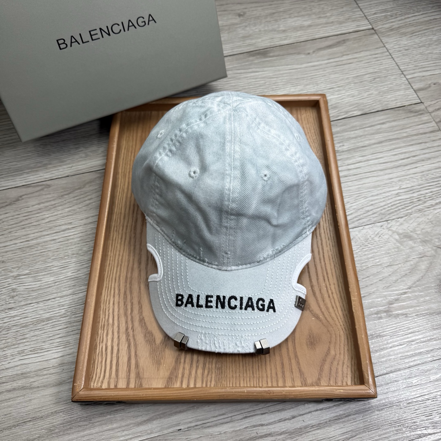 。BA。巴黎世家。【配防尘袋】新品棒球帽！材质：纯棉！透气性好！春天挡风，夏天防晒必备单品！颜色大气！款