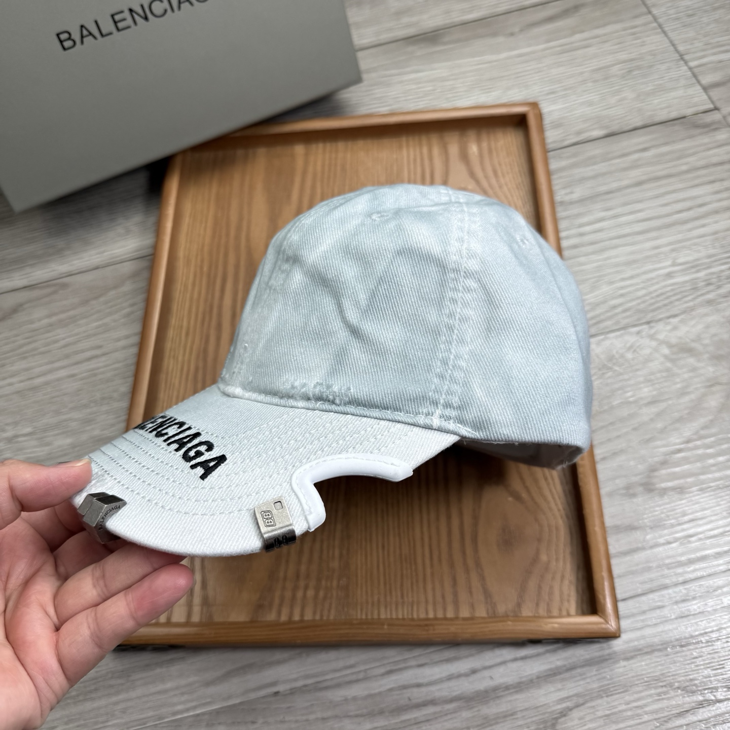 。BA。巴黎世家。【配防尘袋】新品棒球帽！材质：纯棉！透气性好！春天挡风，夏天防晒必备单品！颜色大气！款