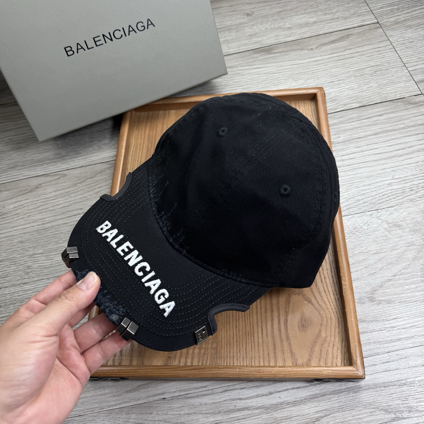 。BA。巴黎世家。【配防尘袋】新品棒球帽！材质：纯棉！透气性好！春天挡风，夏天防晒必备单品！颜色大气！款