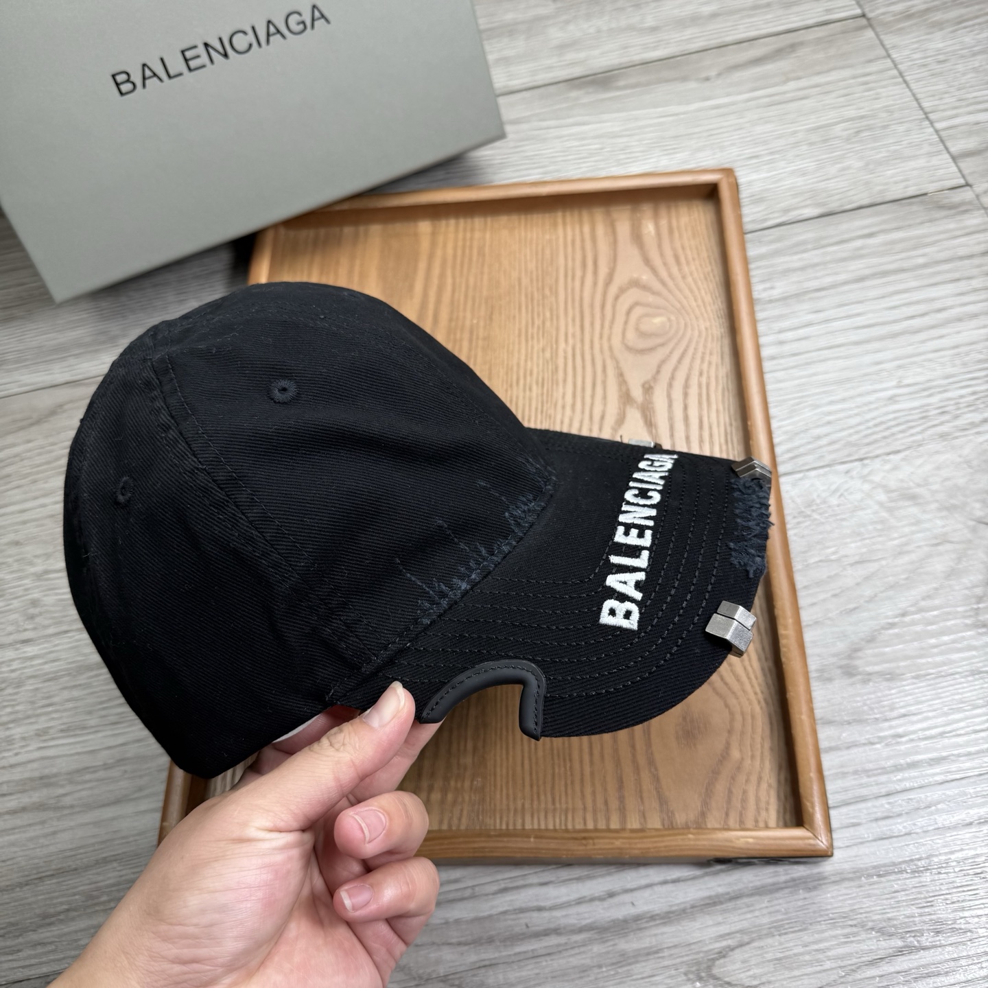 。BA。巴黎世家。【配防尘袋】新品棒球帽！材质：纯棉！透气性好！春天挡风，夏天防晒必备单品！颜色大气！款
