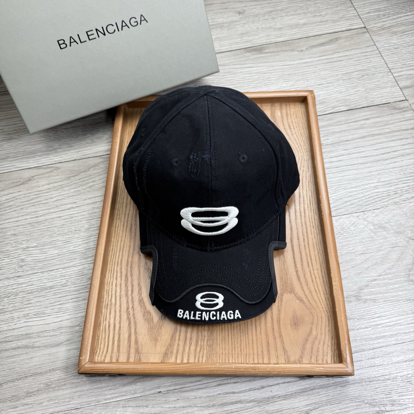 。BA。巴黎世家。【配防尘袋】新品棒球帽！材质：纯棉！透气性好！春天挡风，夏天防晒必备单品！颜色大气！款