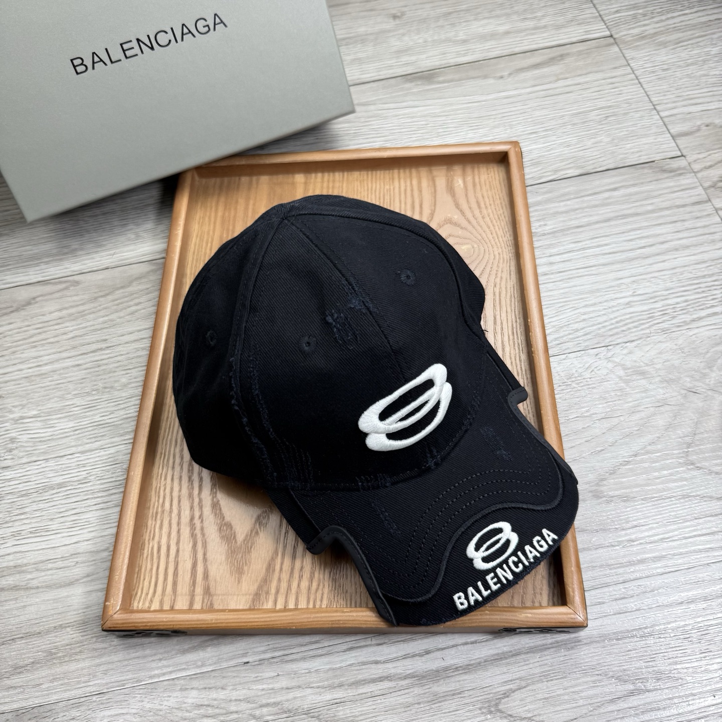 。BA。巴黎世家。【配防尘袋】新品棒球帽！材质：纯棉！透气性好！春天挡风，夏天防晒必备单品！颜色大气！款