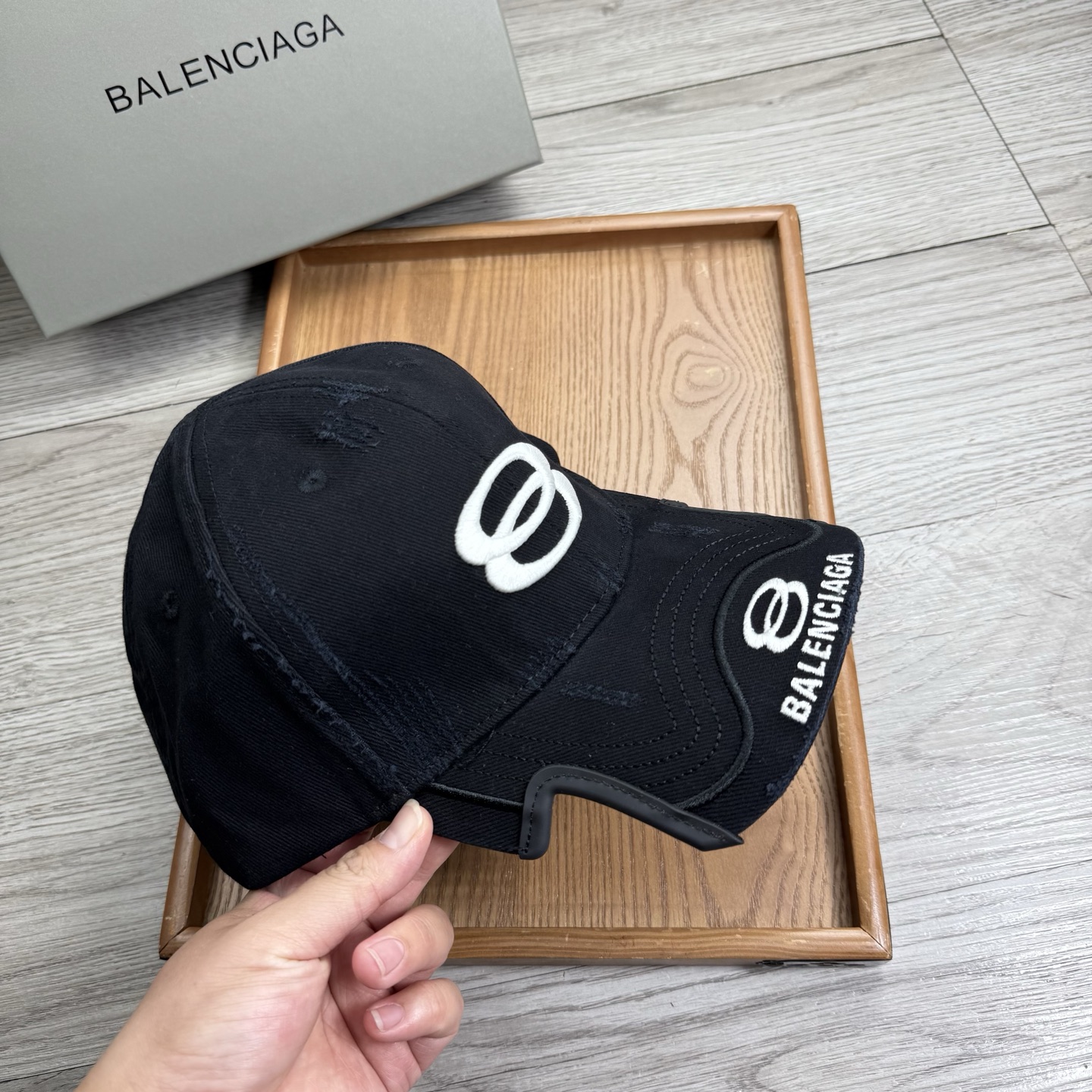 。BA。巴黎世家。【配防尘袋】新品棒球帽！材质：纯棉！透气性好！春天挡风，夏天防晒必备单品！颜色大气！款