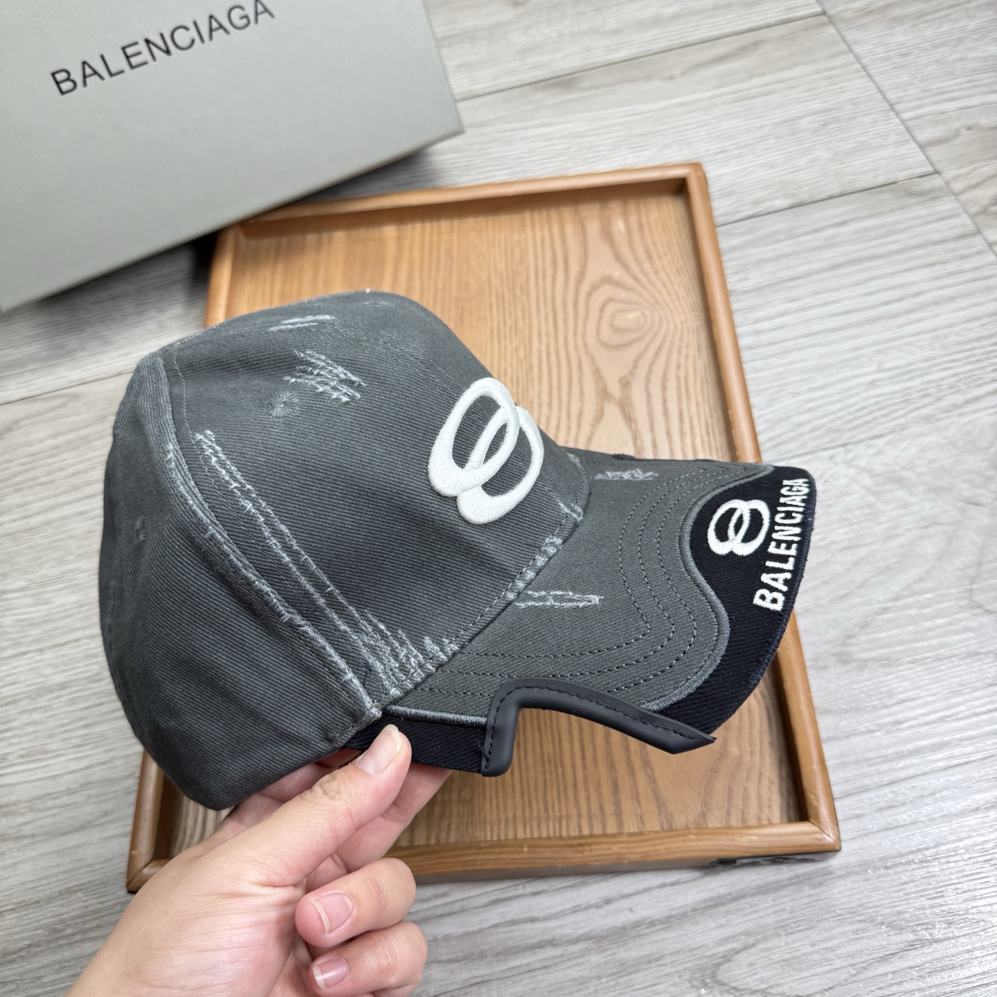 。BA。巴黎世家。【配防尘袋】新品棒球帽！材质：纯棉！透气性好！春天挡风，夏天防晒必备单品！颜色大气！款