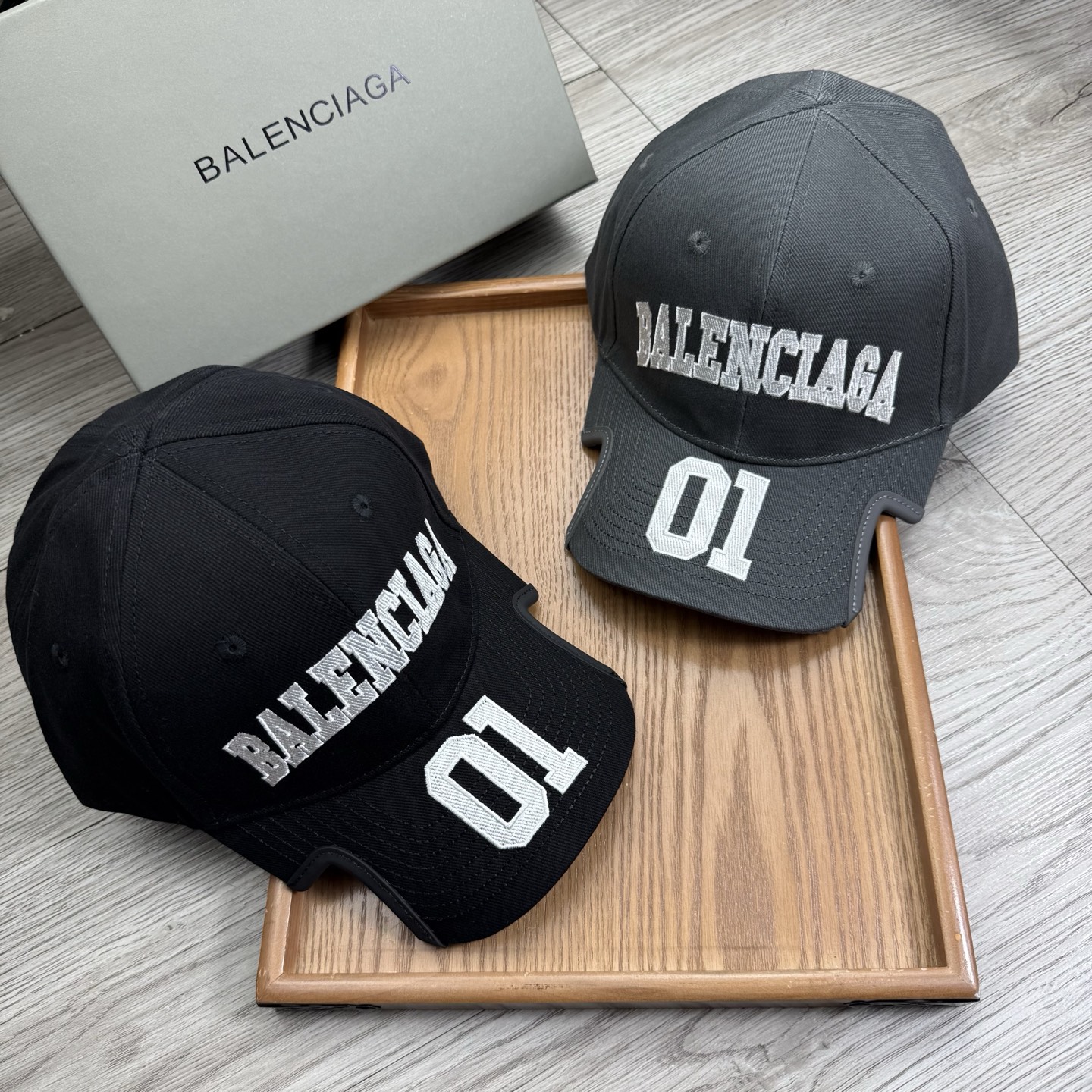 。BA。巴黎世家。【配防尘袋】新品棒球帽！材质：纯棉！透气性好！春天挡风，夏天防晒必备单品！颜色大气！款