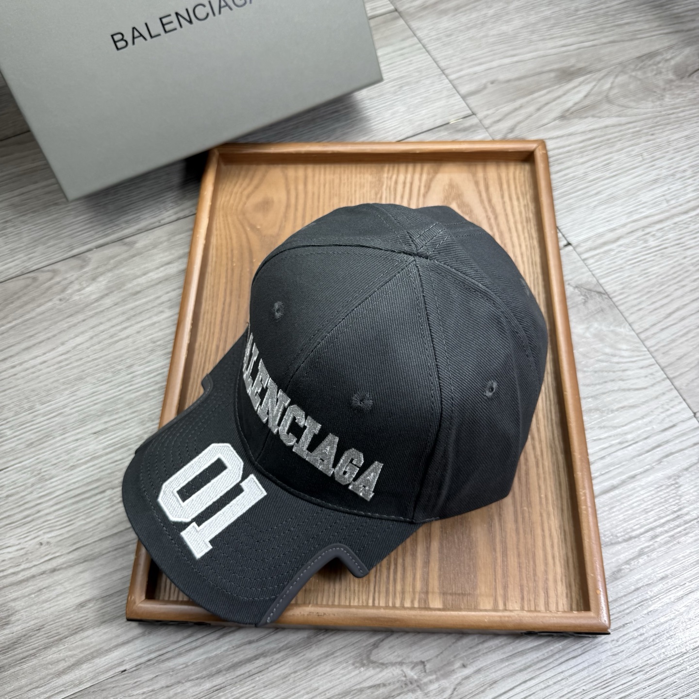 。BA。巴黎世家。【配防尘袋】新品棒球帽！材质：纯棉！透气性好！春天挡风，夏天防晒必备单品！颜色大气！款