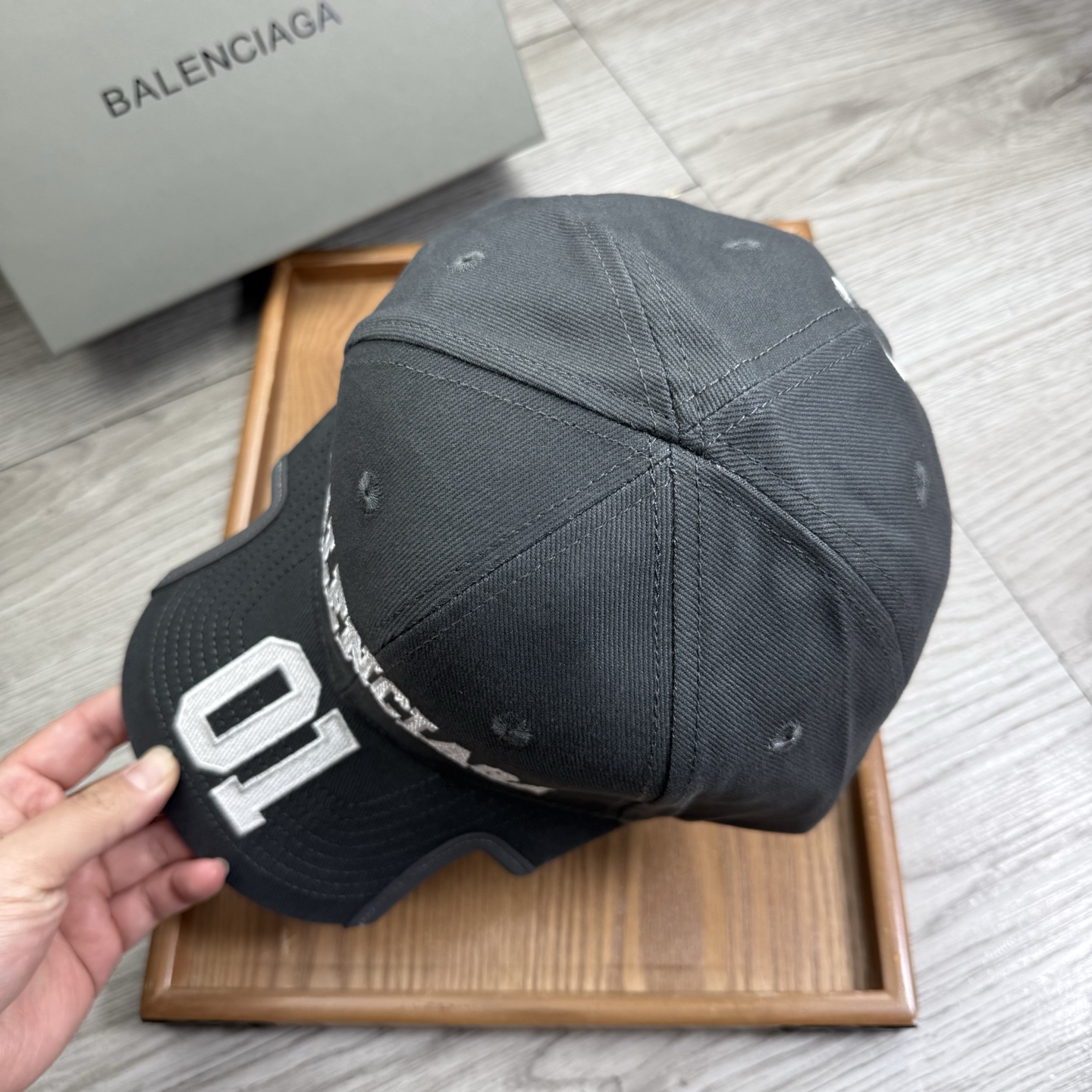 。BA。巴黎世家。【配防尘袋】新品棒球帽！材质：纯棉！透气性好！春天挡风，夏天防晒必备单品！颜色大气！款