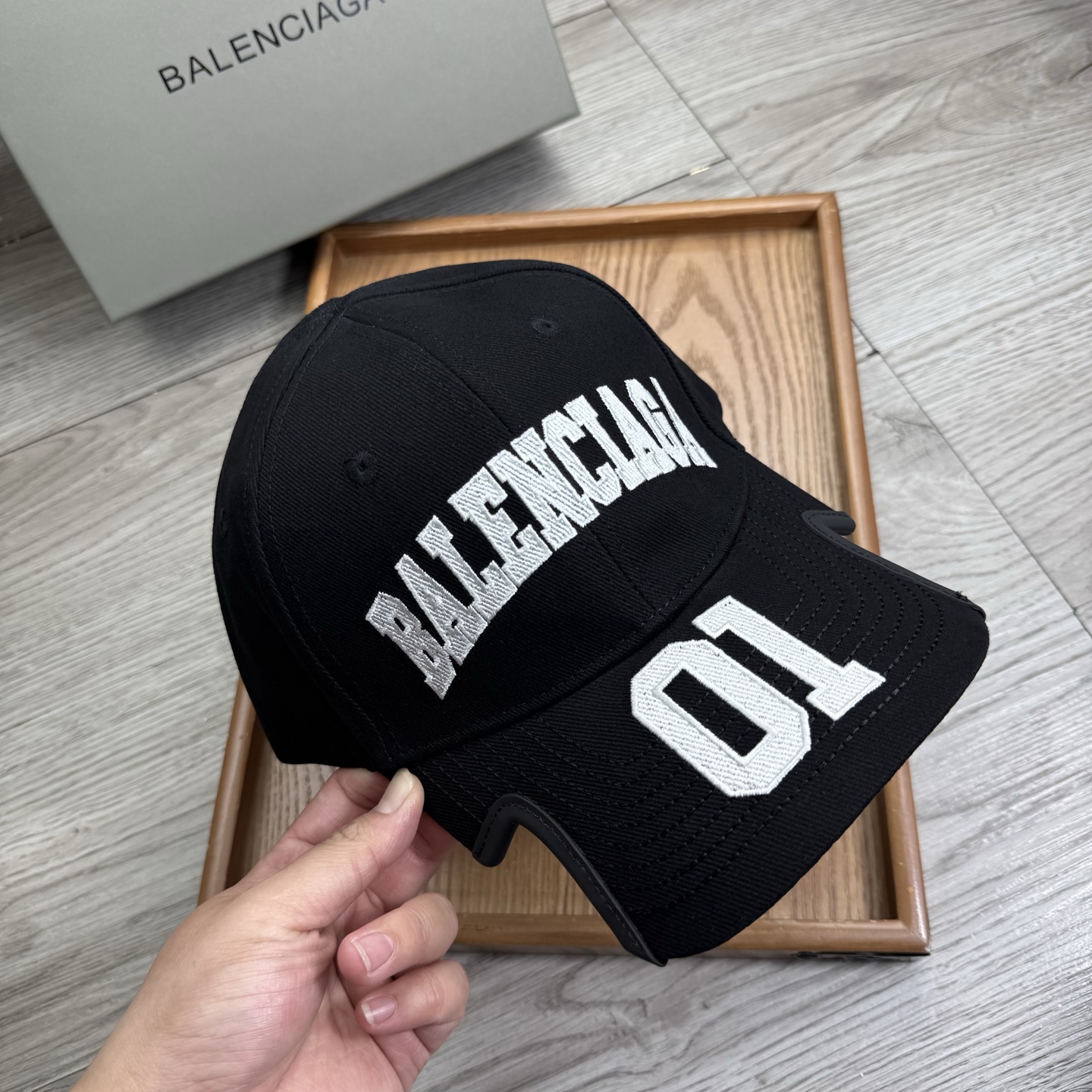 。BA。巴黎世家。【配防尘袋】新品棒球帽！材质：纯棉！透气性好！春天挡风，夏天防晒必备单品！颜色大气！款