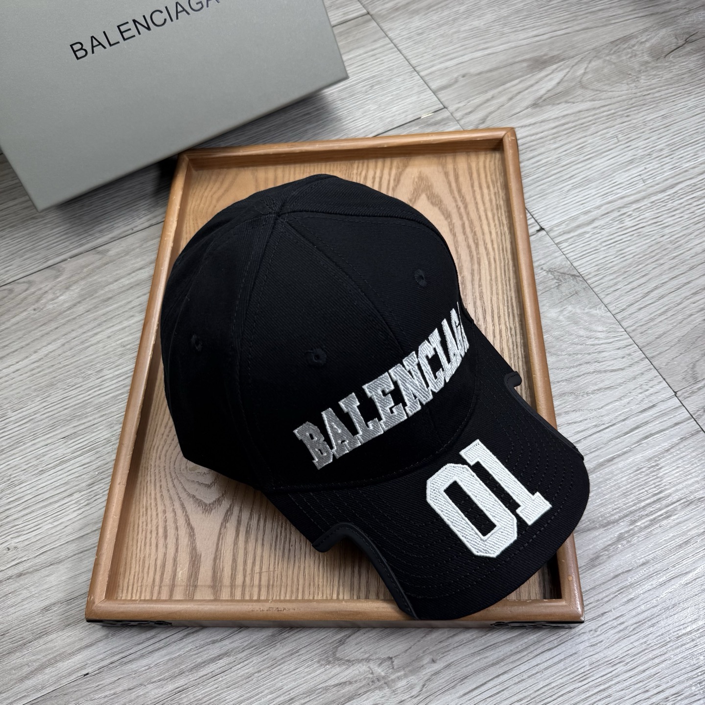 。BA。巴黎世家。【配防尘袋】新品棒球帽！材质：纯棉！透气性好！春天挡风，夏天防晒必备单品！颜色大气！款