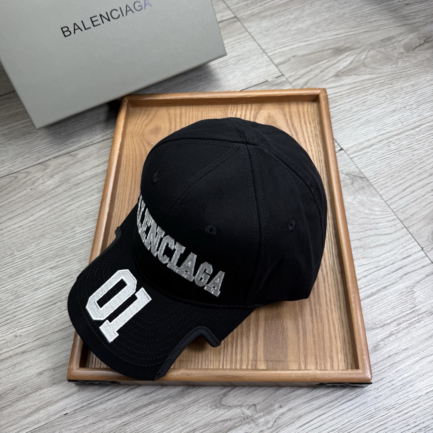 。BA。巴黎世家。【配防尘袋】新品棒球帽！材质：纯棉！透气性好！春天挡风，夏天防晒必备单品！颜色大气！款