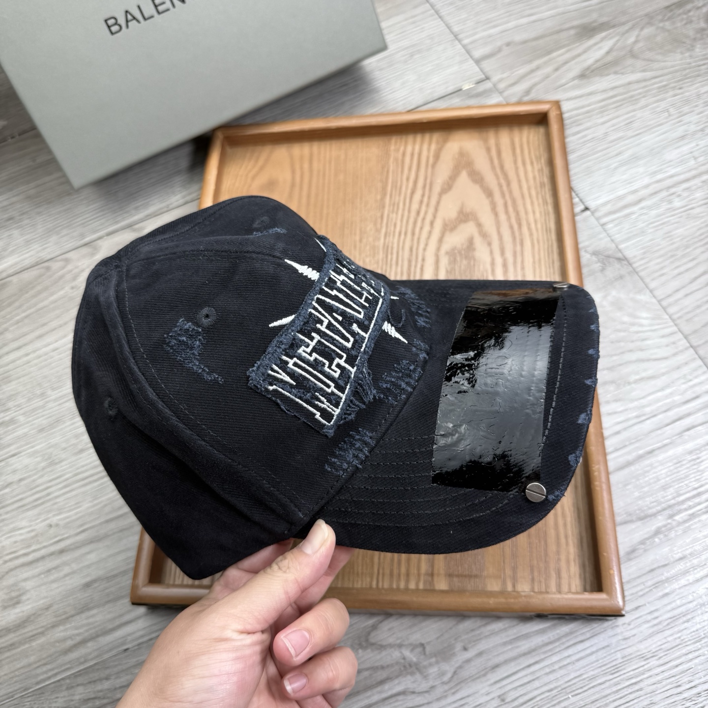 。BA。巴黎世家。【配防尘袋】新品棒球帽！材质：纯棉！透气性好！春天挡风，夏天防晒必备单品！颜色大气！款