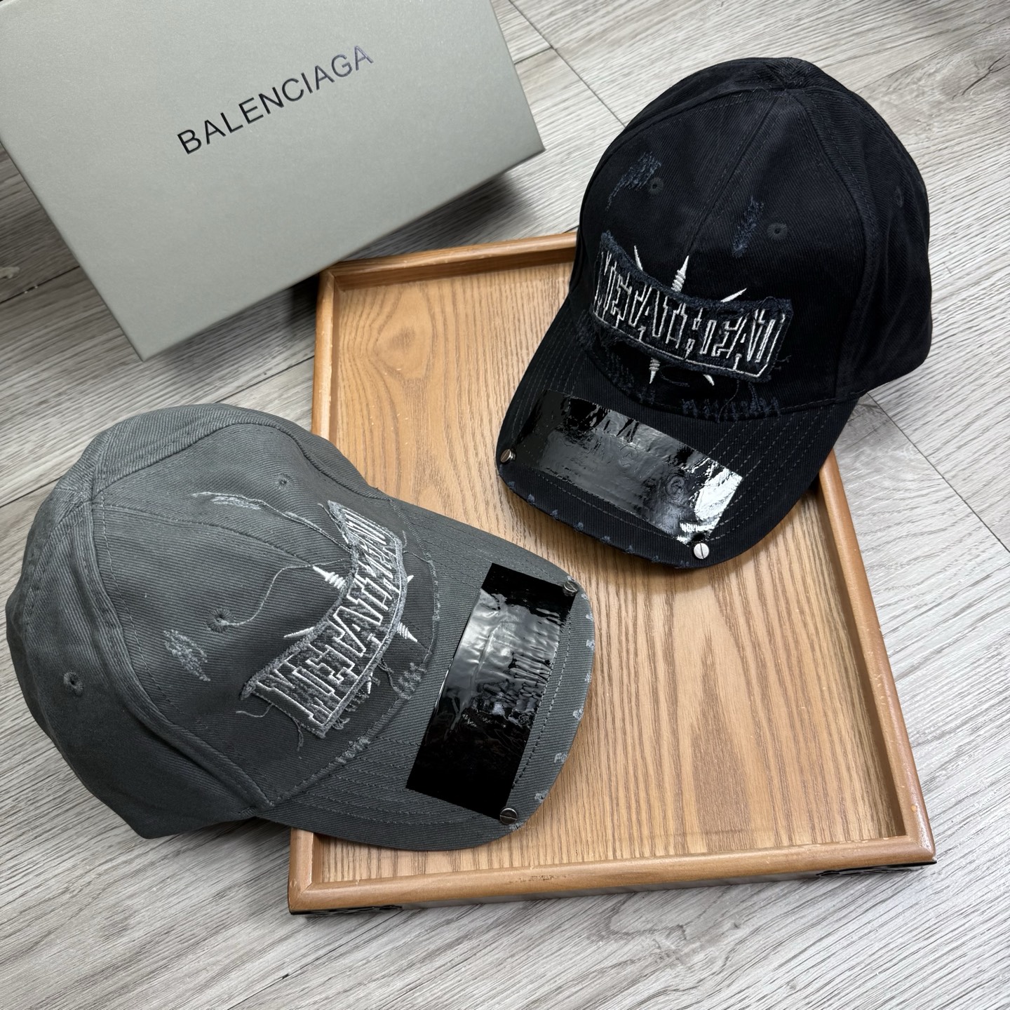 。BA。巴黎世家。【配防尘袋】新品棒球帽！材质：纯棉！透气性好！春天挡风，夏天防晒必备单品！颜色大气！款