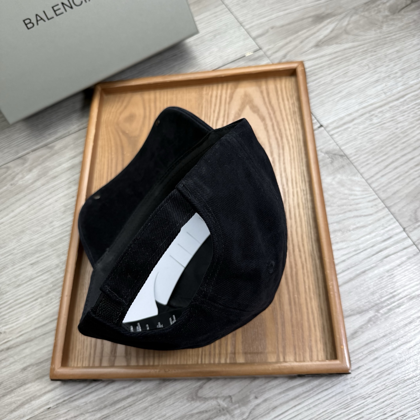 。BA。巴黎世家。【配防尘袋】新品棒球帽！材质：纯棉！透气性好！春天挡风，夏天防晒必备单品！颜色大气！款